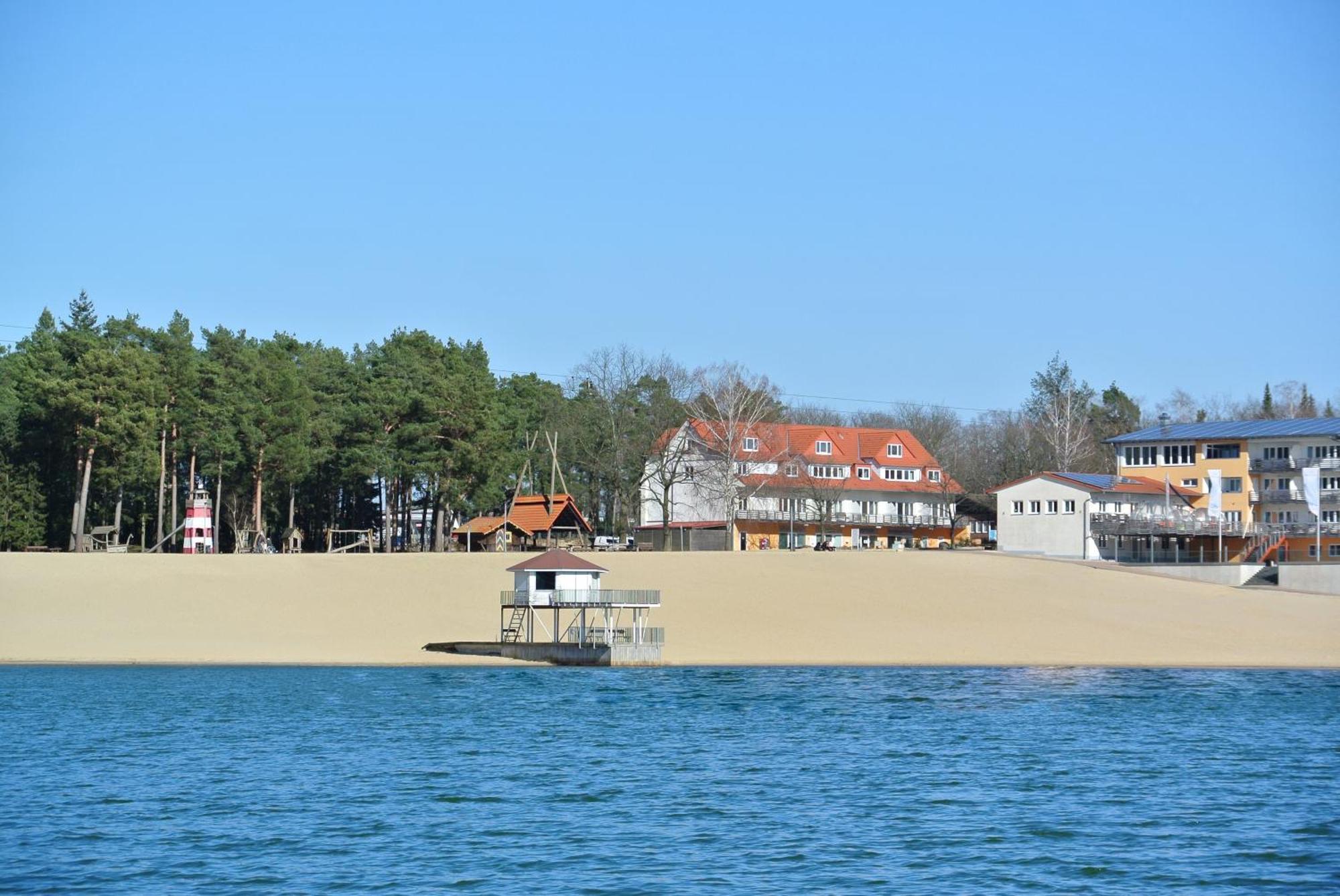 Bernsteinsee Hotel Sassenburg Exterior photo